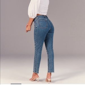 ABERCROMBIE HIGH RISE JEANS